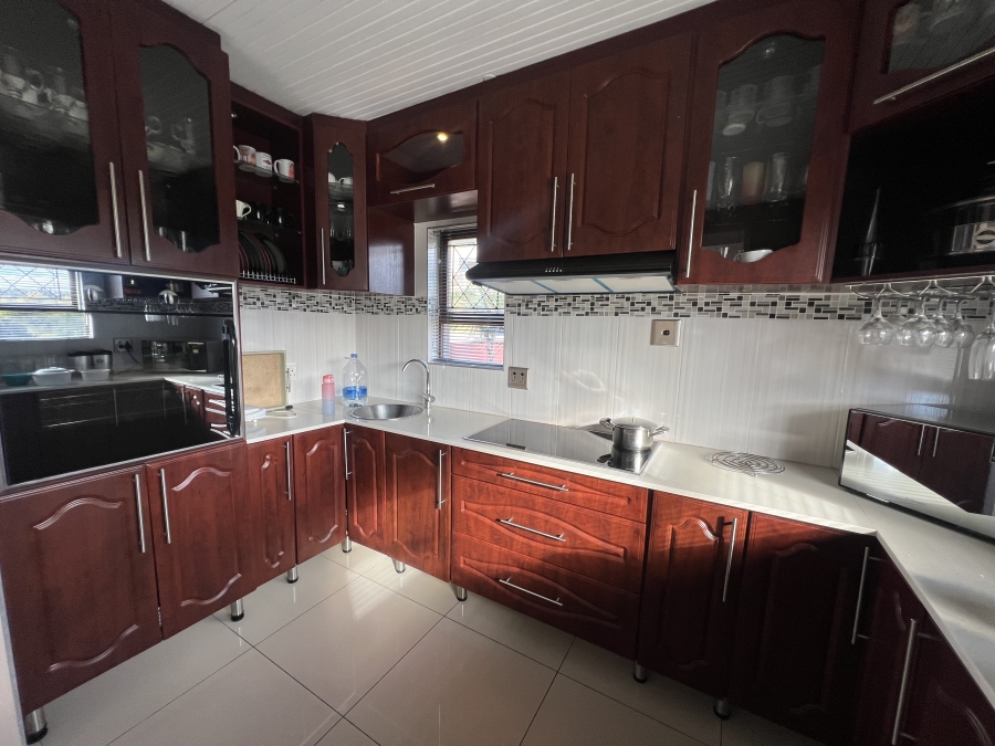 4 Bedroom Property for Sale in Beacon Bay North Eastern Cape